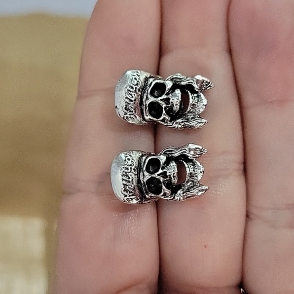 "Hell Yeah" Skull Stud Earrings - Picture 1 of 9